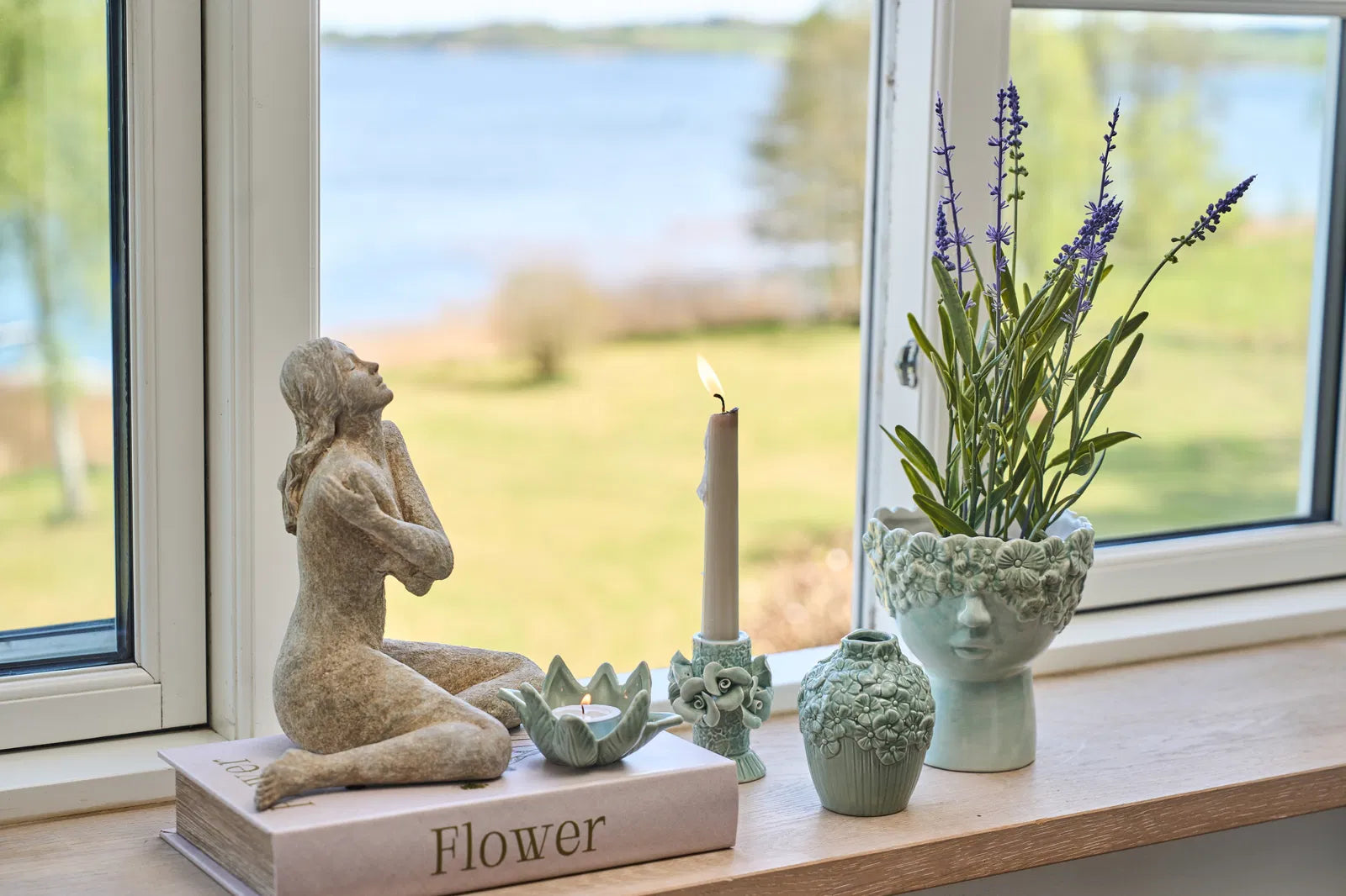 Smuk grøn blomsterskjuler med ansigt - Speedtsberg
