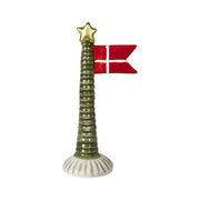 Dekorativt juleflag med rødt og hvidt Dannebrog, grøn rillet flagstang, gylden stjerne og lys rund fod.