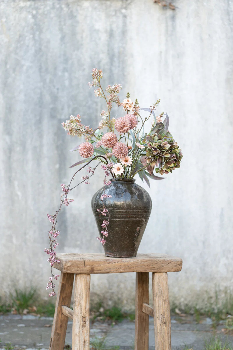 Grøn og rosa kunstig hortensia i dekorativ buket med naturtro kunstige blomster