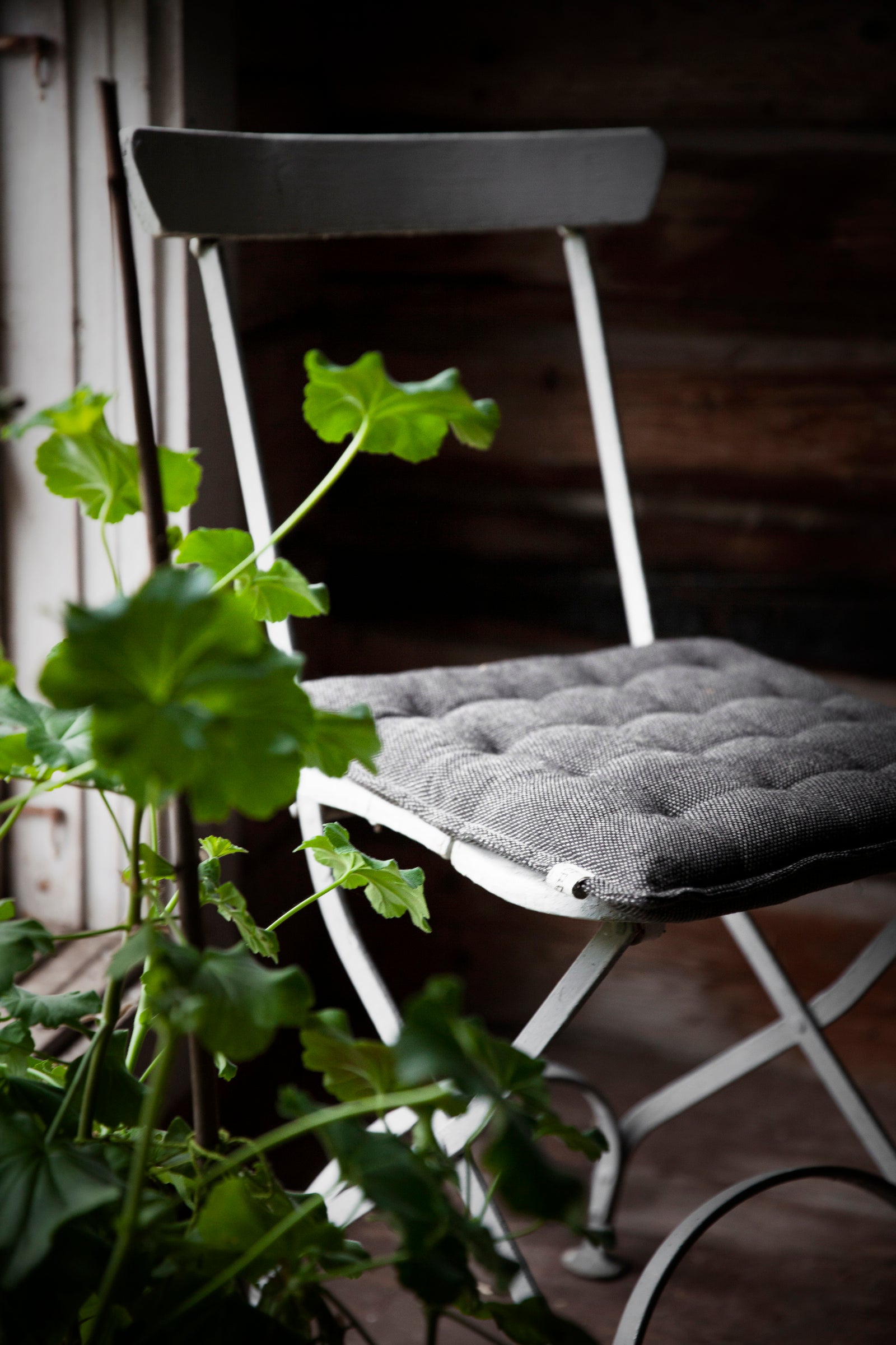 Luksus sædehynde i sandfarvet tekstil fra Ernst – elegant og tidløs komfort